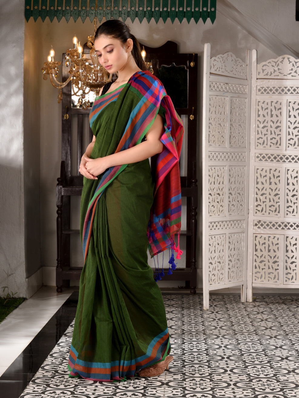 CHARUKRITI Green Cotton Textured Handwoven Saree with Unstitched Blouse Piece