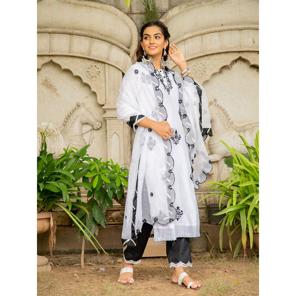 Maison Shefali Noor Shwet Kasida Mirror and Thread Work Kurta (Set of 3)