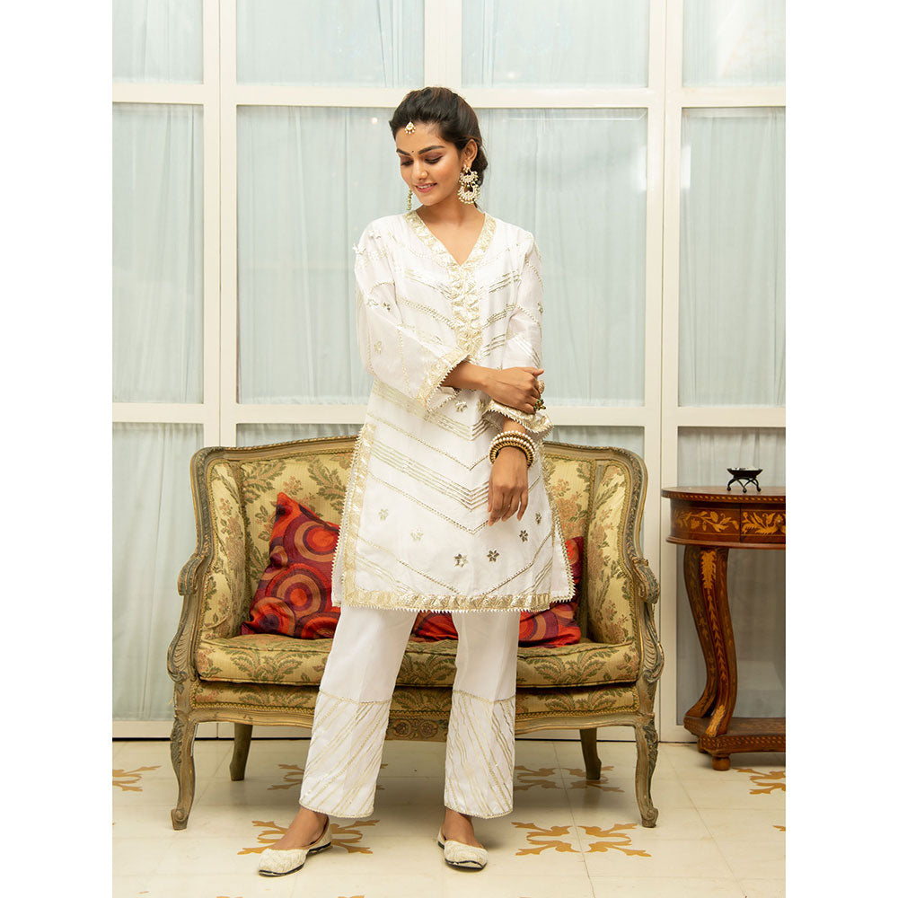 Maison Shefali Noor Swetambari Gota Work Kurta (Set of 3)