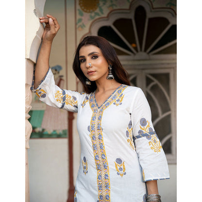 Maison Shefali Chaand Sahar Ambar Kurta Salwar With Dupatta (Set of 3)