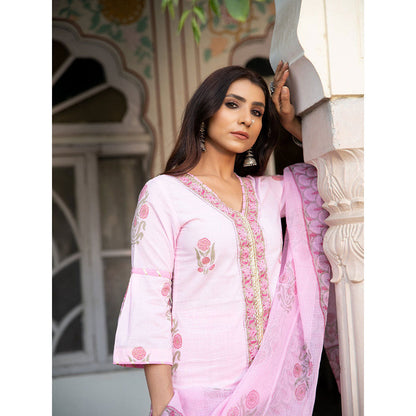 Maison Shefali Chaand Sahar Gulabi Kurta Salwar With Dupatta (Set of 3)