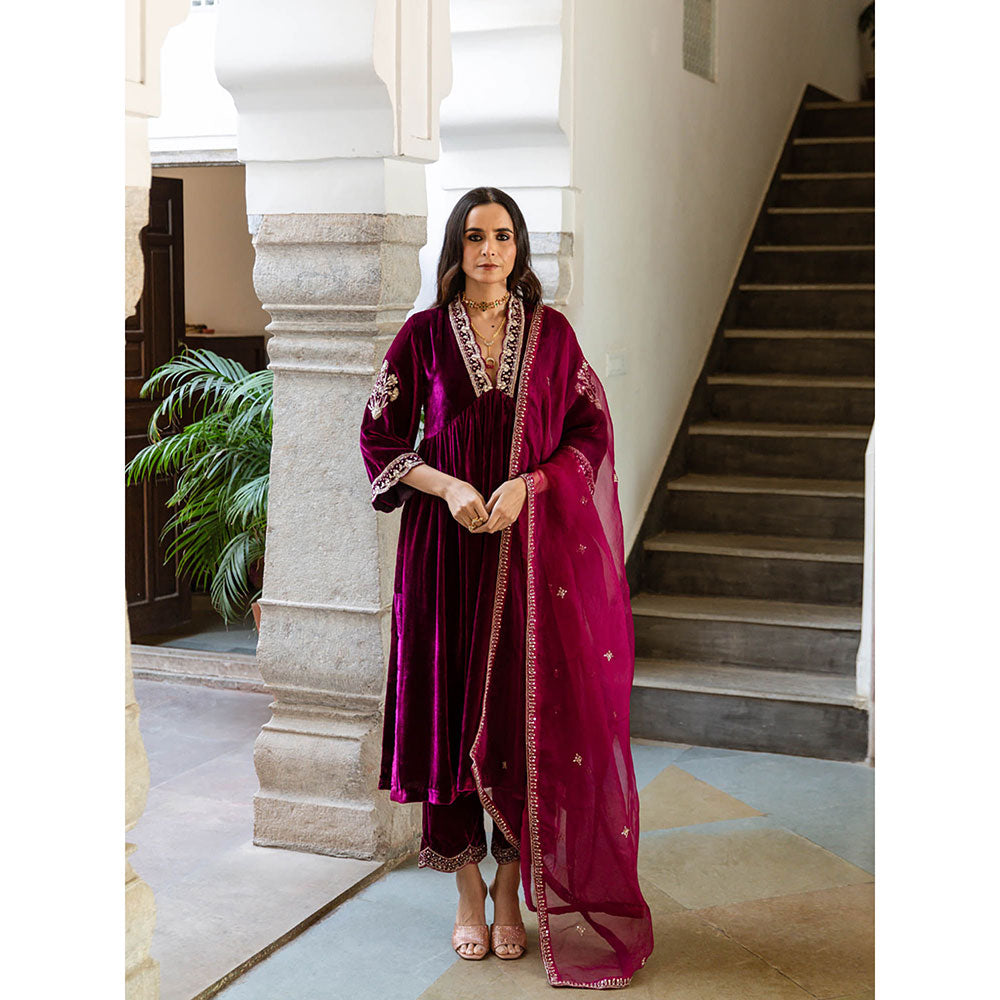 Maison Shefali Khizaan - Velvet Embroidered Kurta & Pant with Dupatta (Set of 3)