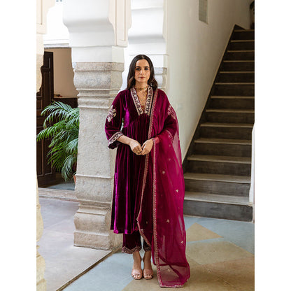 Maison Shefali Khizaan - Velvet Embroidered Kurta & Pant with Dupatta (Set of 3)