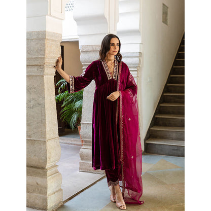 Maison Shefali Khizaan - Velvet Embroidered Kurta & Pant with Dupatta (Set of 3)