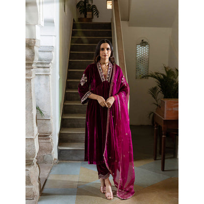 Maison Shefali Khizaan - Velvet Embroidered Kurta & Pant with Dupatta (Set of 3)