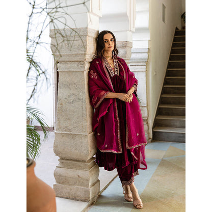Maison Shefali Khizaan - Velvet Embroidered Kurta & Pant with Dupatta (Set of 3)