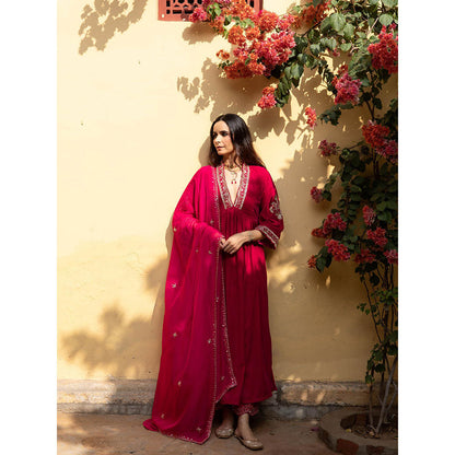 Maison Shefali Khizaan Gulabi - Velvet Embroidered Kurta & Pant with Dupatta (Set of 3)