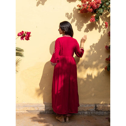 Maison Shefali Khizaan Gulabi - Velvet Embroidered Kurta & Pant with Dupatta (Set of 3)