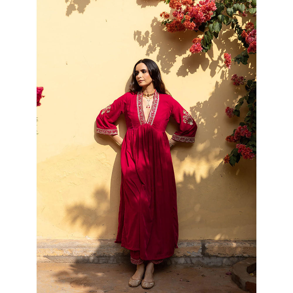 Maison Shefali Khizaan Gulabi - Velvet Embroidered Kurta & Pant with Dupatta (Set of 3)