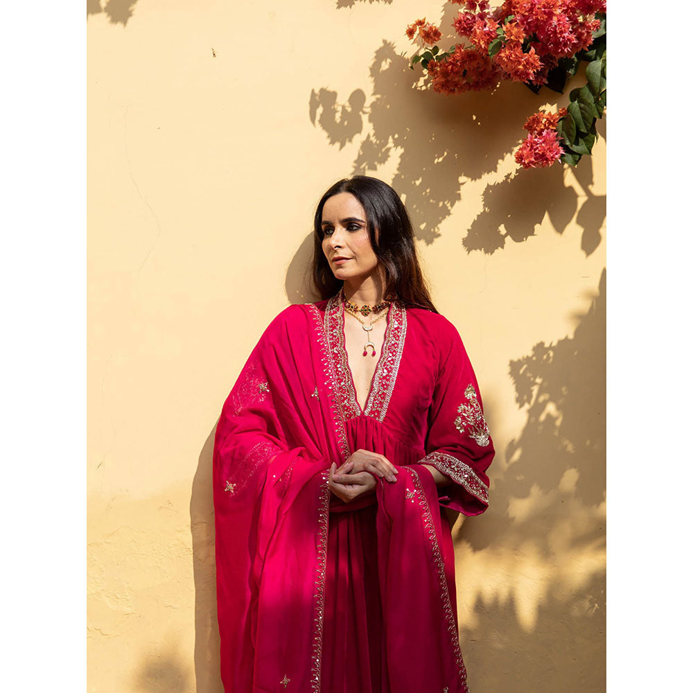 Maison Shefali Khizaan Gulabi - Velvet Embroidered Kurta & Pant with Dupatta (Set of 3)