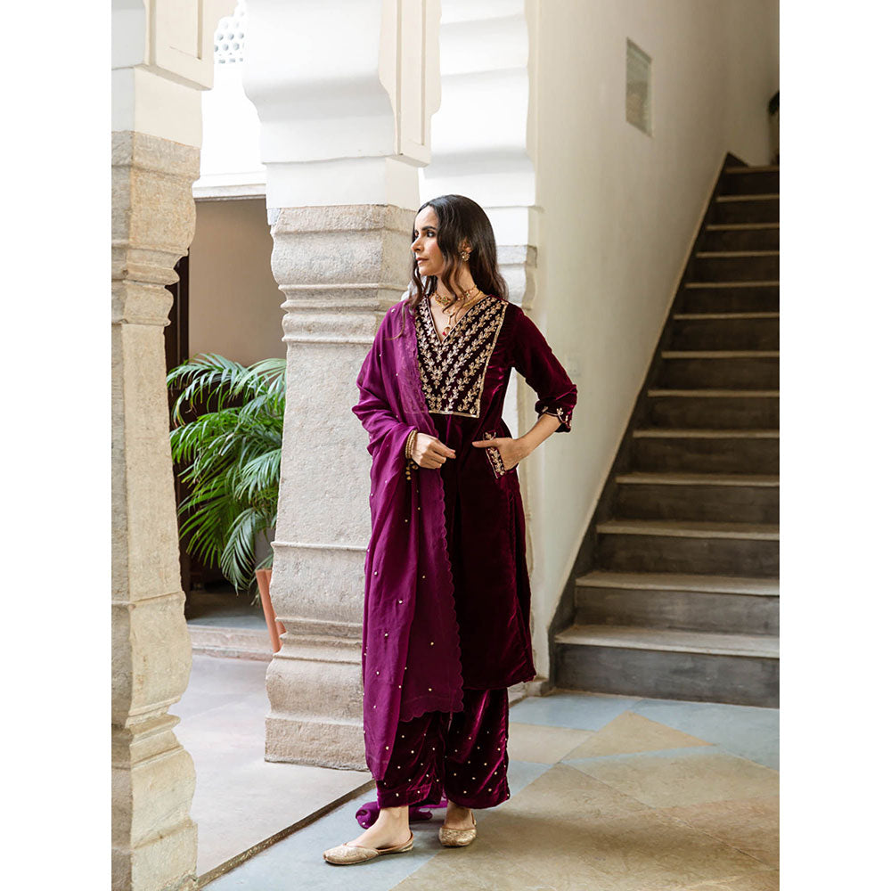 Maison Shefali Roya - Velvet Embroidered Kurta & Pant with Dupatta (Set of 3)