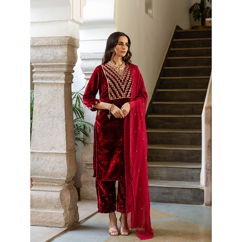 Maison Shefali Roya Gulaab - Velvet Embroidered Kurta & Pant with Dupatta (Set of 3)