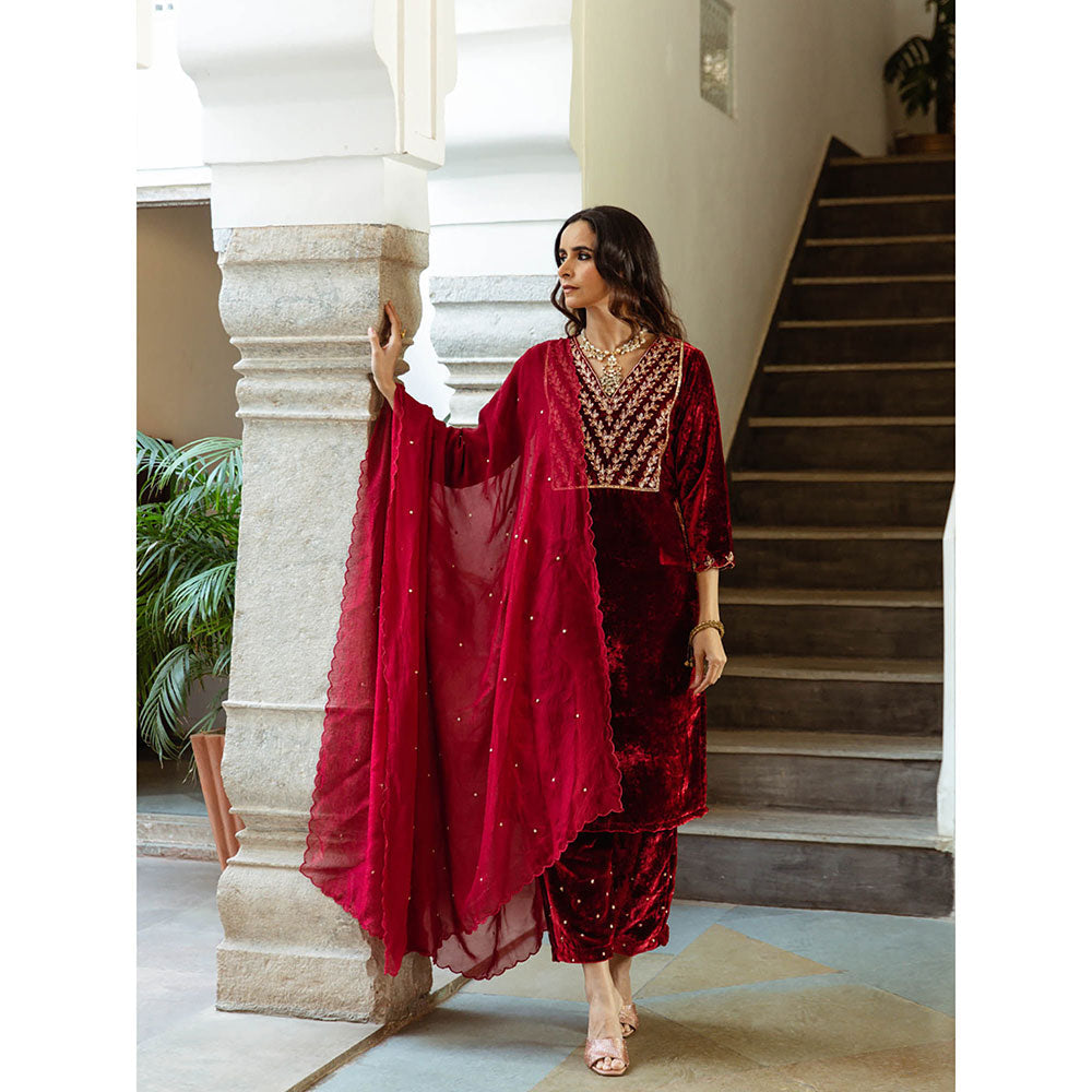 Maison Shefali Roya Gulaab - Velvet Embroidered Kurta & Pant with Dupatta (Set of 3)