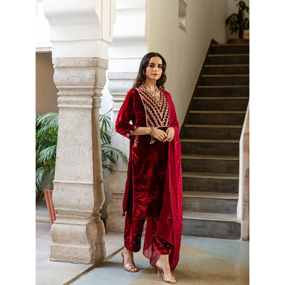 Maison Shefali Roya Gulaab - Velvet Embroidered Kurta & Pant with Dupatta (Set of 3)