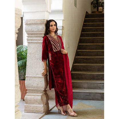 Maison Shefali Roya Gulaab - Velvet Embroidered Kurta & Pant with Dupatta (Set of 3)