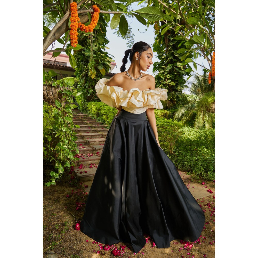 MALIE Off Shoulder Cream 'Valencia Top