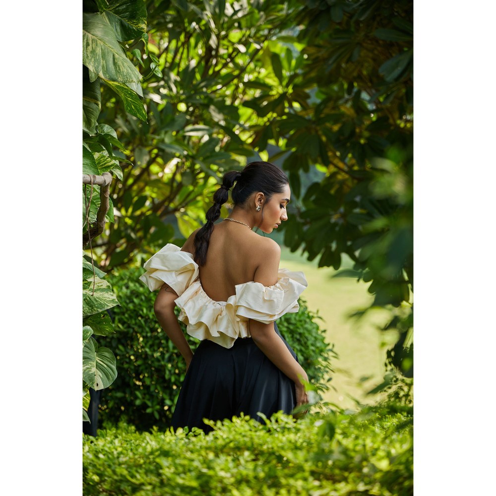 MALIE Off Shoulder Cream 'Valencia Top