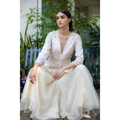 MANDIRA WIRK Ivory Tunic With Skirt And Dupatta (Set Of 3)