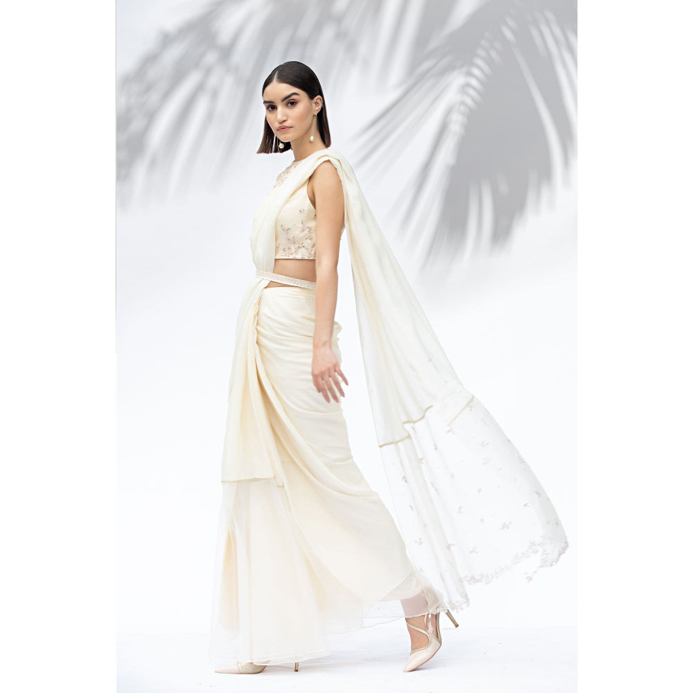 MANDIRA WIRK Ivory Pre Pleated Saree Belt With Blouse (Set Of 3)