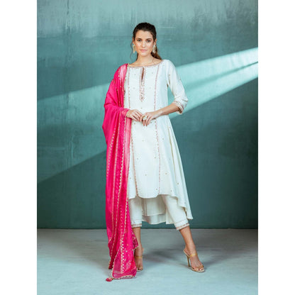 MANDIRA WIRK Ivory Chanderi Godet Kurta Pants (Set of 4)