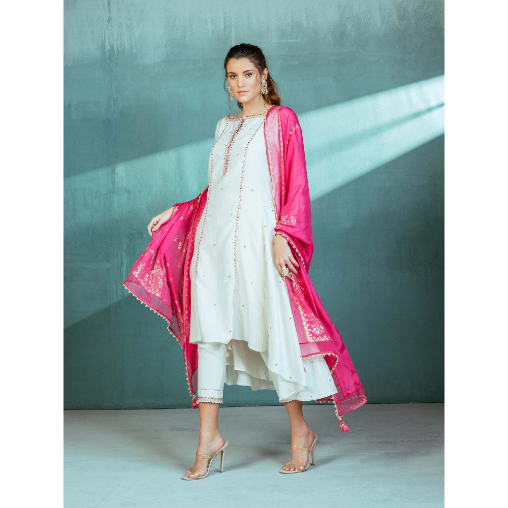 MANDIRA WIRK Ivory Chanderi Godet Kurta Pants (Set of 4)