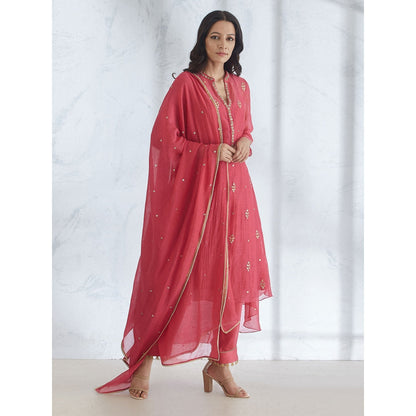 Mandira Wirk Kurta With Zardozi Neck Detail And Pants & Embroidered Dupatta (Set of 3)