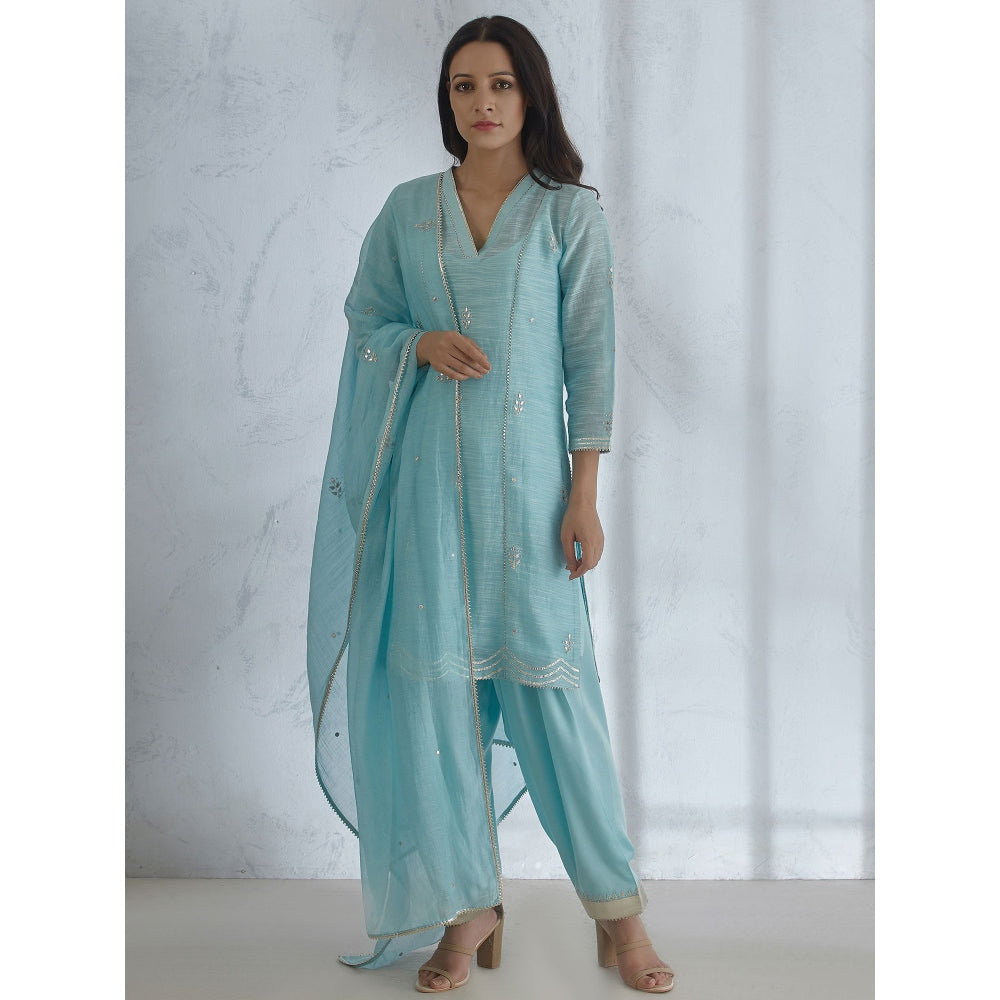 Mandira Wirk Scalloped Kurta With Salwar And Dupatta (Set of 3)