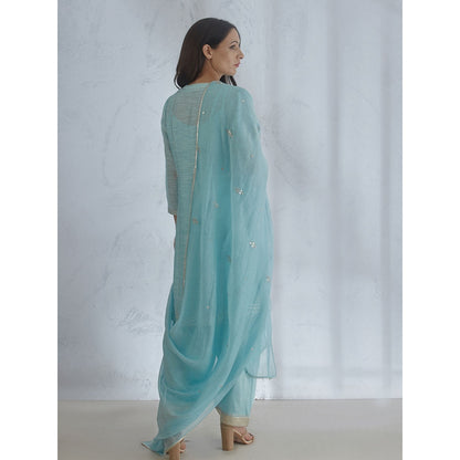 Mandira Wirk Scalloped Kurta With Salwar And Dupatta (Set of 3)