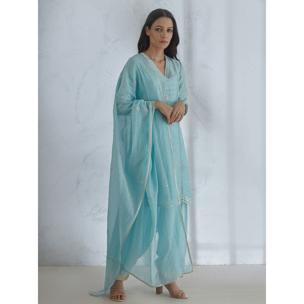 Mandira Wirk Scalloped Kurta With Salwar And Dupatta (Set of 3)