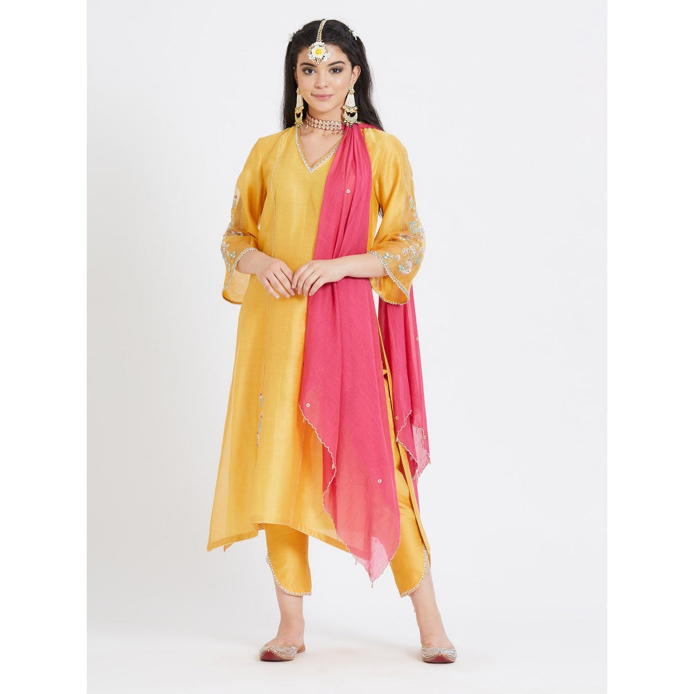 MANDIRA WIRK Yellow Kurta With Pant And Dupatta (Set Of 3)