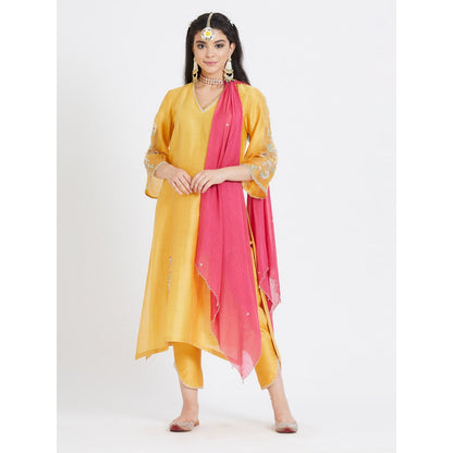 MANDIRA WIRK Yellow Kurta With Pant And Dupatta (Set Of 3)