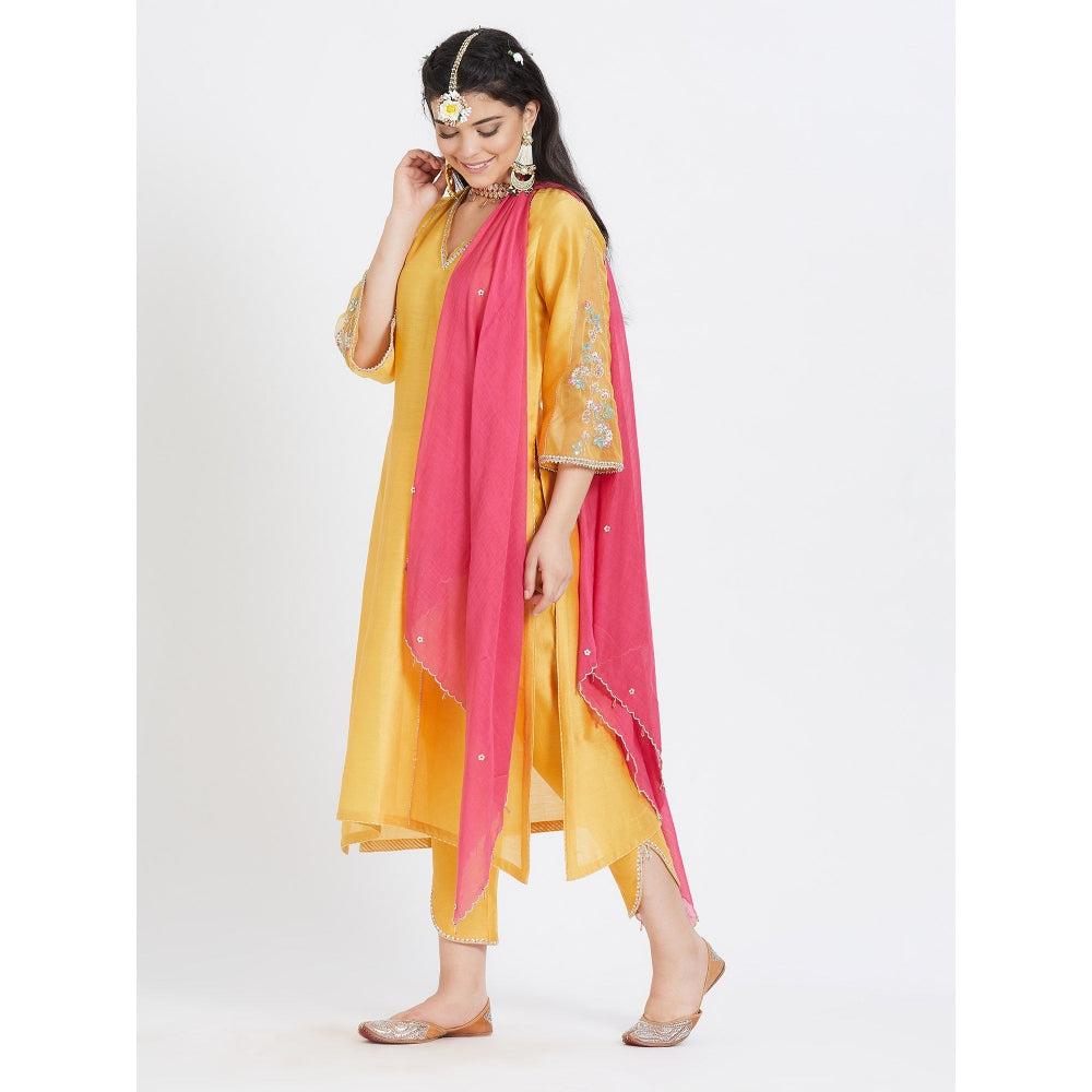 MANDIRA WIRK Yellow Kurta With Pant And Dupatta (Set Of 3)