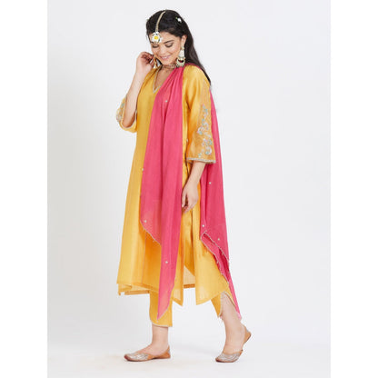 MANDIRA WIRK Yellow Kurta With Pant And Dupatta (Set Of 3)