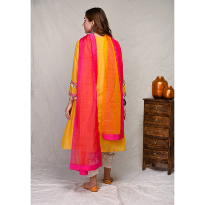 Mani Dua Khanna Mustard pearls and gota patti pattern Kurta Set (Set of 3)