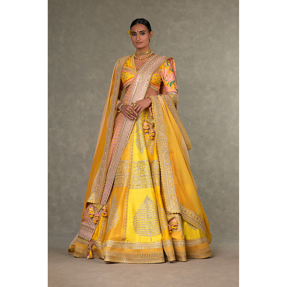 Masaba Yellow Sorbet Paan-Patti Lehenga Choli with 2 Dupatta & Can Can Skirt (Set of 5)