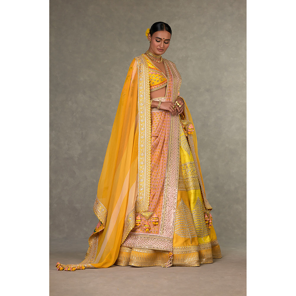 Masaba Yellow Sorbet Paan-Patti Lehenga Choli with 2 Dupatta & Can Can Skirt (Set of 5)