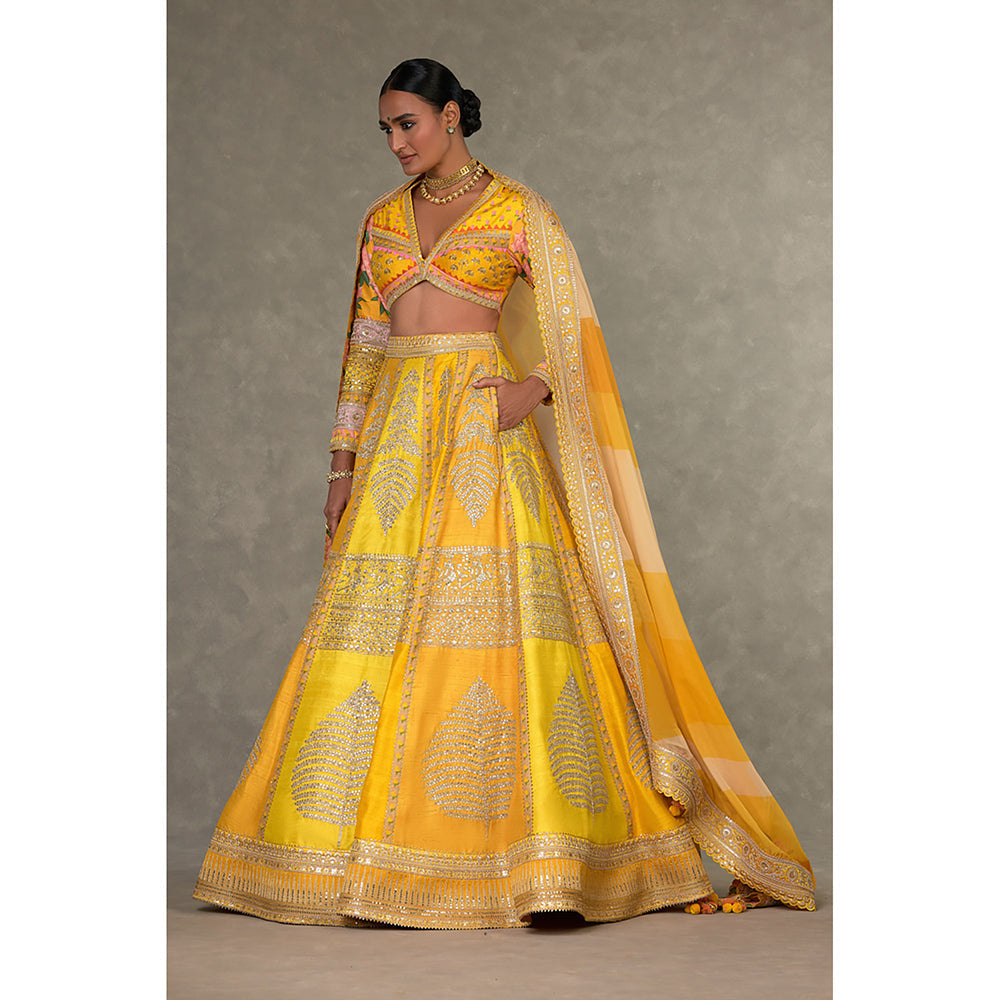 Masaba Yellow Sorbet Paan-Patti Lehenga Choli with 2 Dupatta & Can Can Skirt (Set of 5)