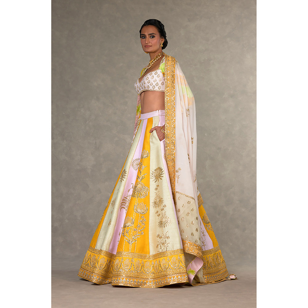 Masaba Nimbu Mirchi Lehenga Choli with Dupatta & Can Can Skirt (Set of 4)