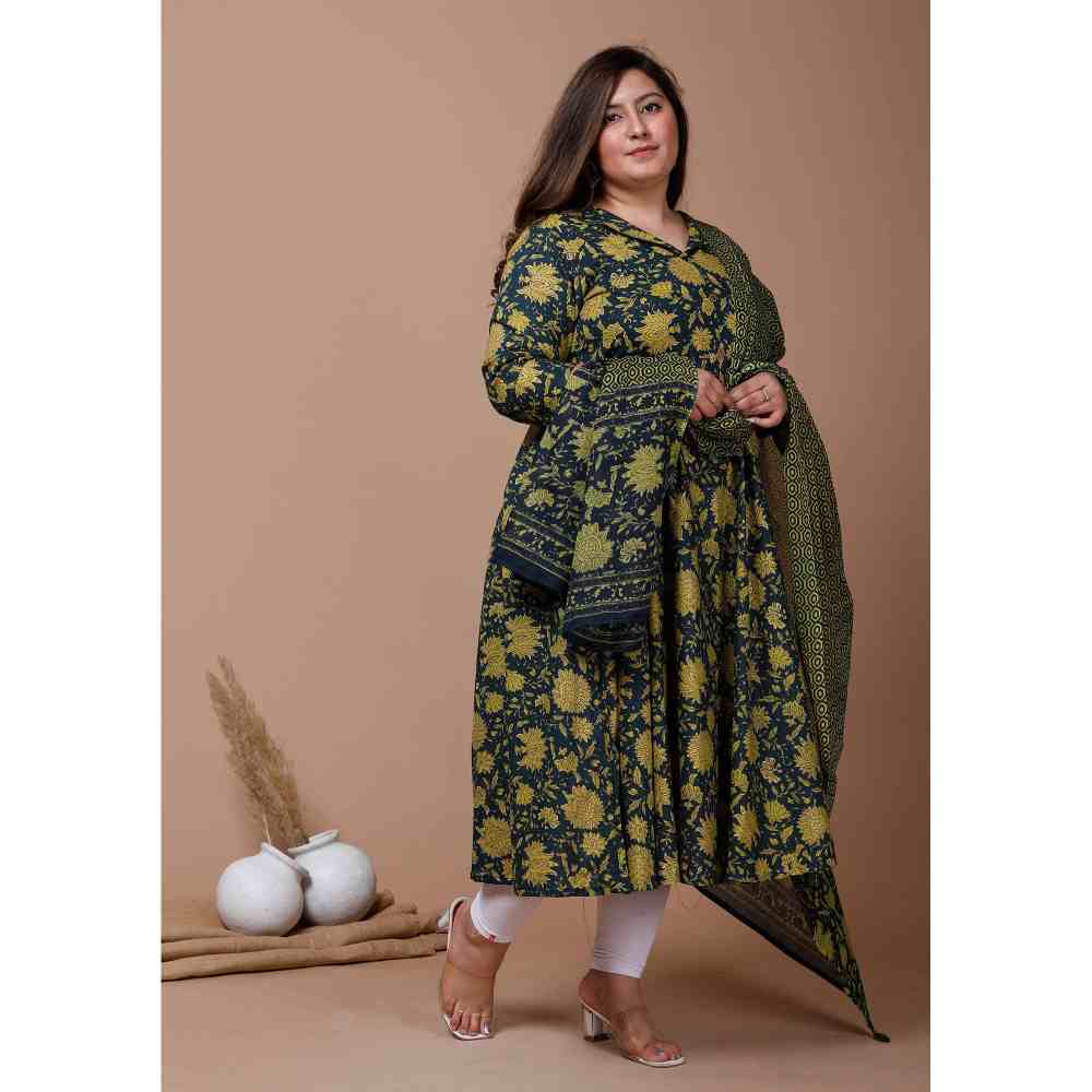 Miravan Women's Plus Size Floral Printed Cotton Anarkali Kurta With Dupatta-Green (Set of 2)