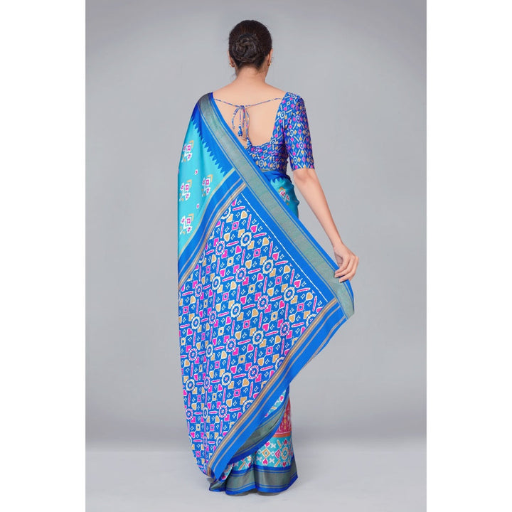 Monjolika Fashion Turquoise Patola Print Silk Blend Designer Saree with Unstitched Blouse