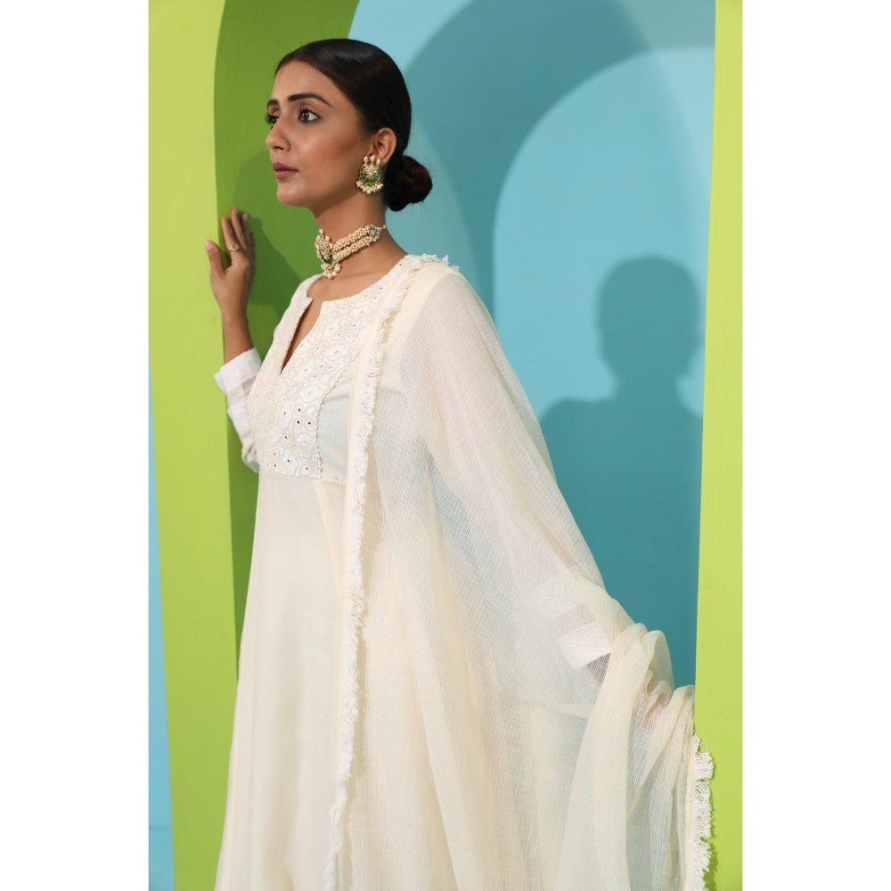 Neha Khullar Ivory Chanderi Silk Kurta (Set of 3)