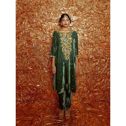 Nirmooha Green Velvet Embroidered Kurta with Pants (Set of 2)