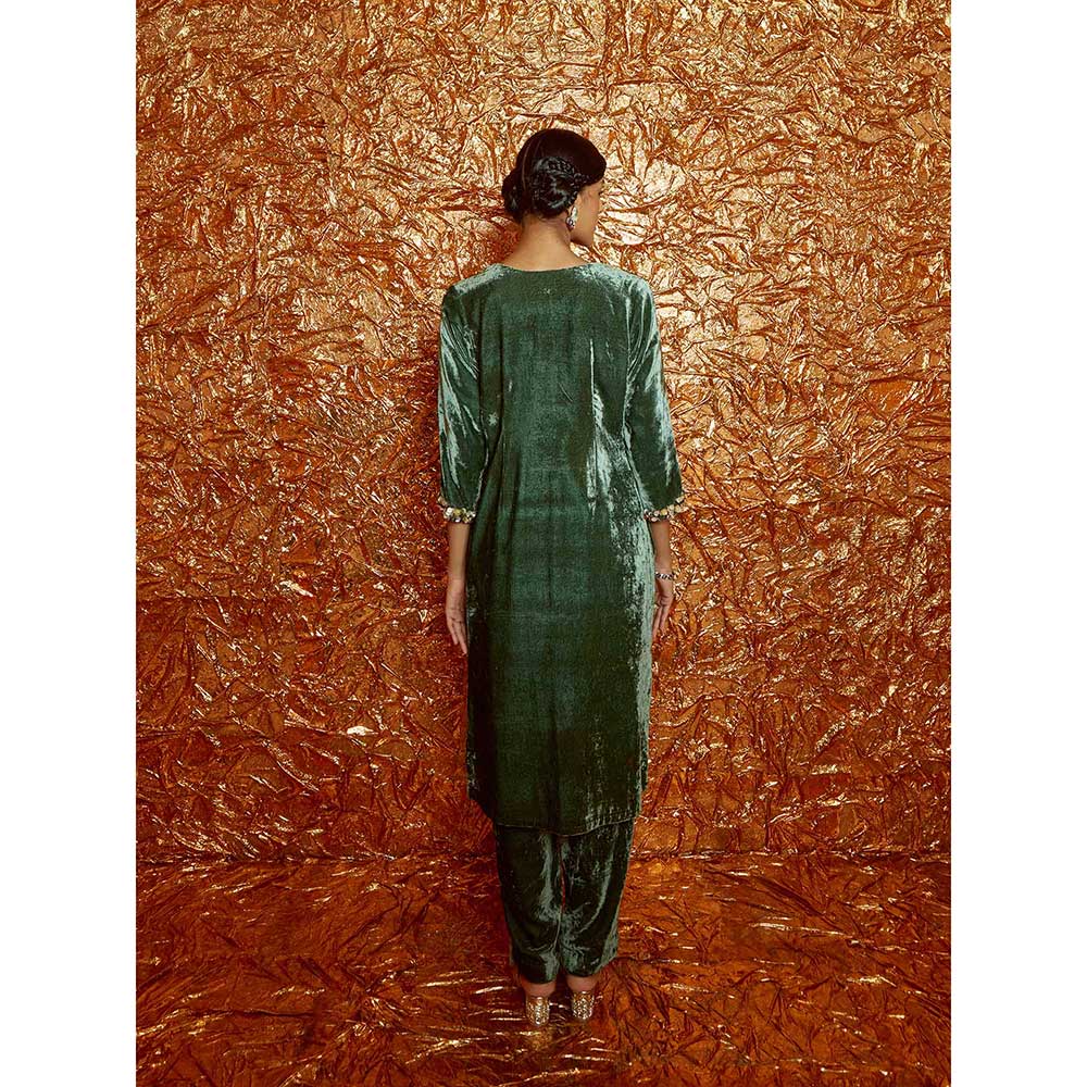 Nirmooha Green Velvet Embroidered Kurta with Pants (Set of 2)