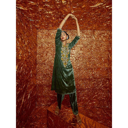 Nirmooha Green Velvet Embroidered Kurta with Pants (Set of 2)