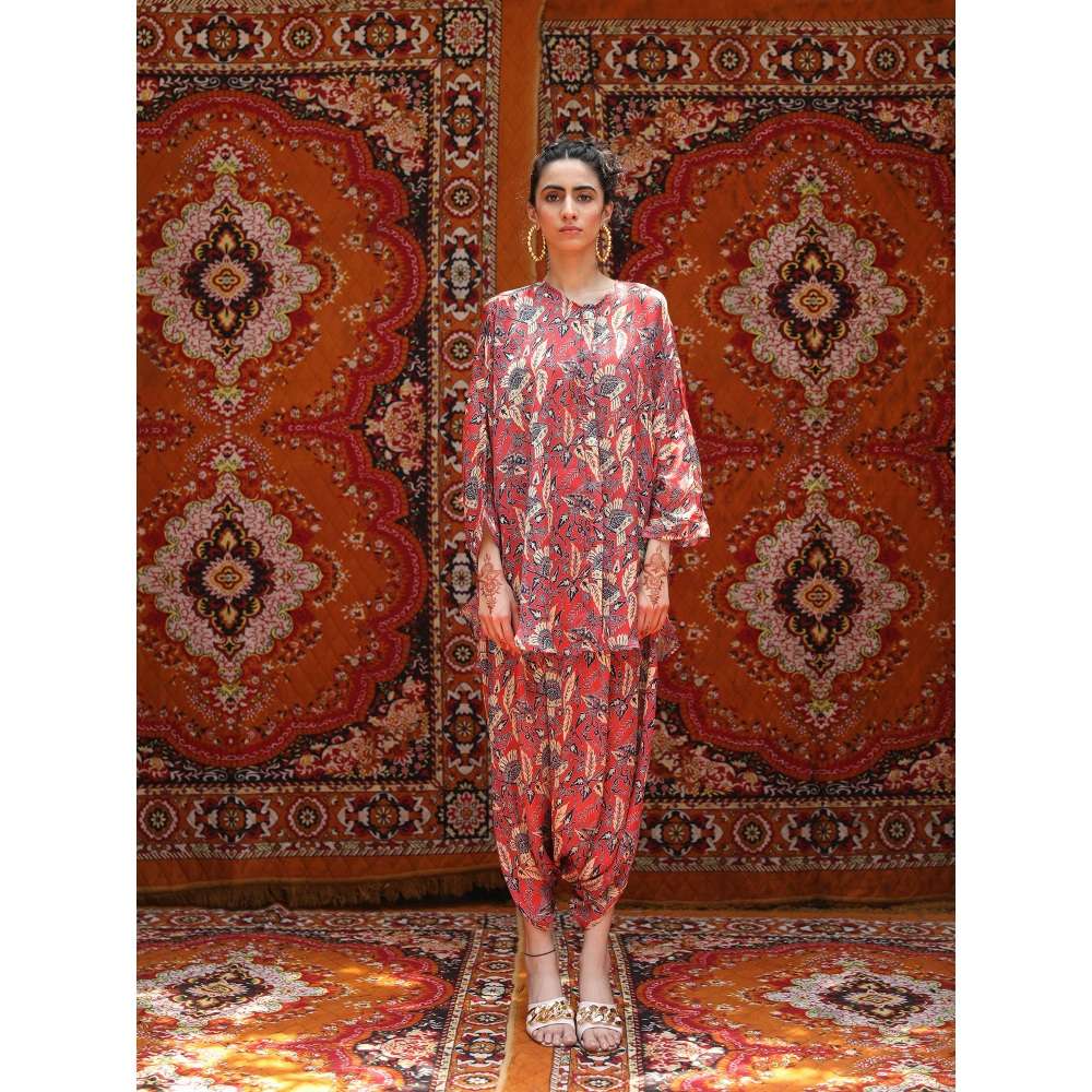 NORN Red Fez Round Shirt