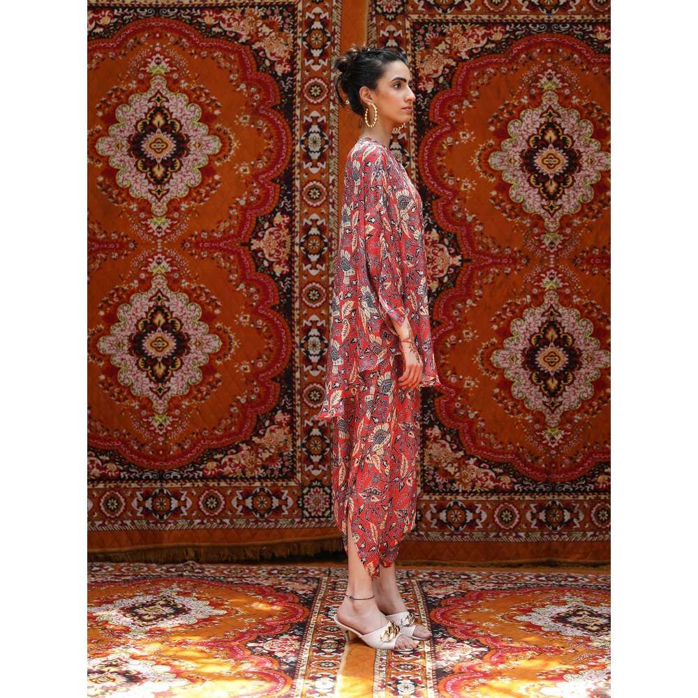 NORN Red Fez Round Shirt