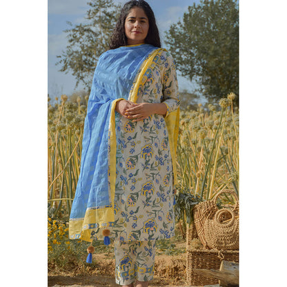 Baise Gaba Blue Daisy Dupatta Baise Gaba Blue Daisy Dupatta