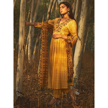 Baise Gaba Yellow Kaner Stripe Dupatta Baise Gaba Yellow Printed Dupatta