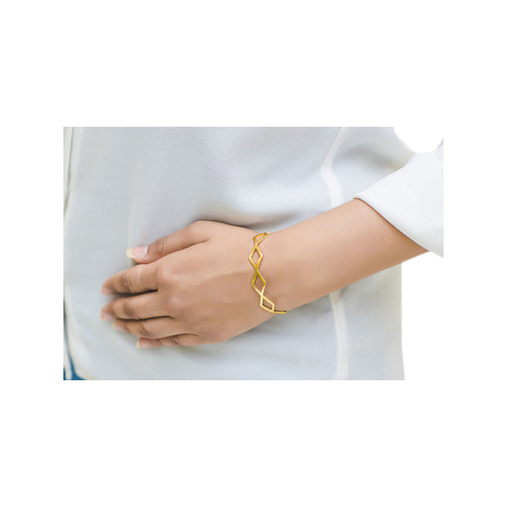 VARNIKA ARORA Asyut Golden Bracelet
