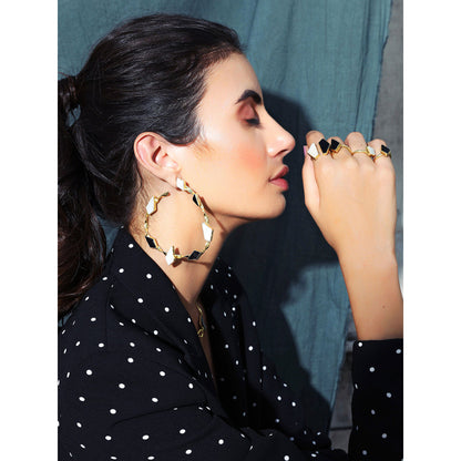 VARNIKA ARORA Medley Black Ring